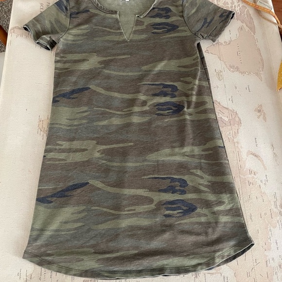 Z Supply Camo Print T-Shirt Dress Size Small - Picture 3 of 9
